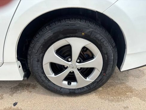 Used 2013 Toyota Prius Four FWD image 13