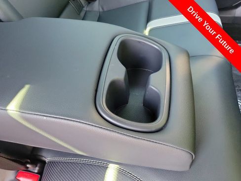 Used 2025 Toyota Camry SE w/ Convenience Package FWD image 21