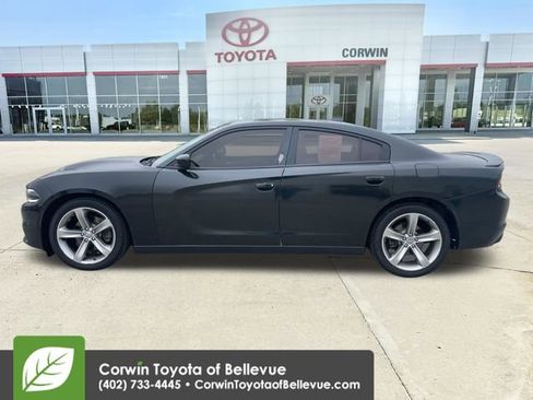 Used 2016 Dodge Charger R/T RWD image 2