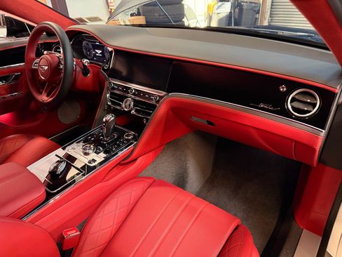 Used 2024 Bentley Flying Spur W12 AWD/4WD image 17