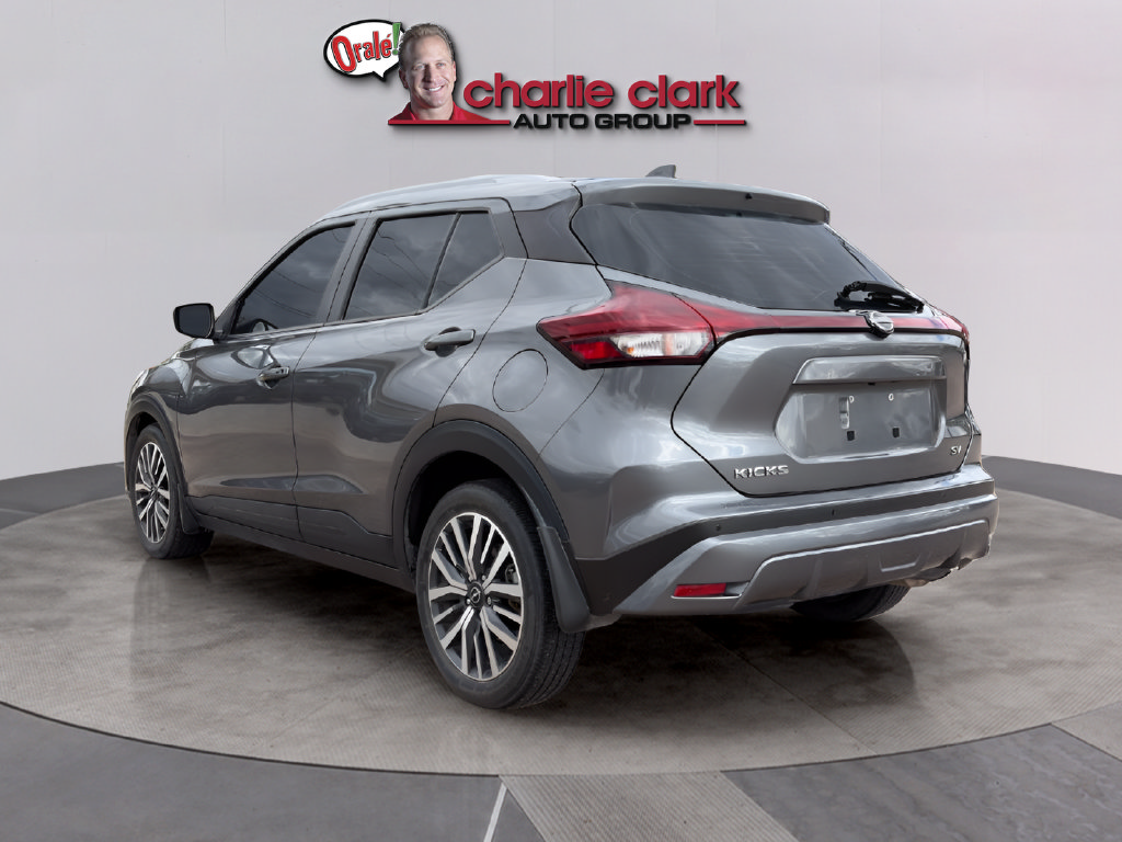 Used 2024 Nissan Kicks SV FWD image 3