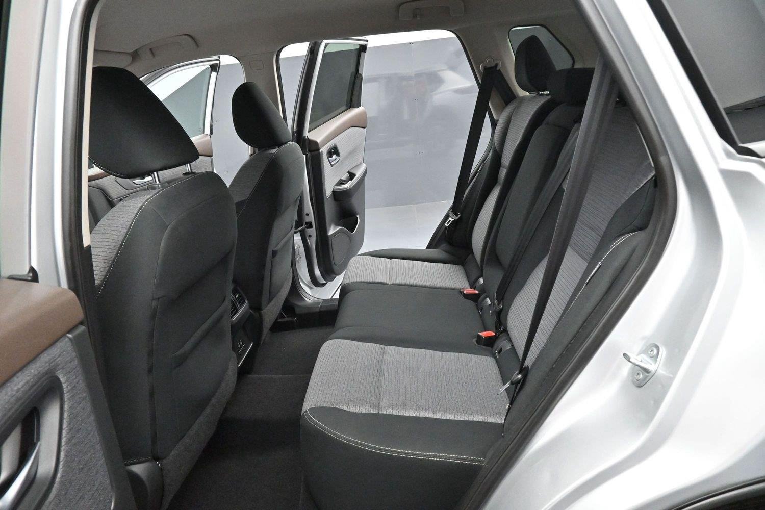 Used 2021 Nissan Rogue SV AWD/4WD image 25
