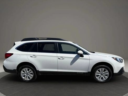 Used 2018 Subaru Outback 2.5i Premium AWD/4WD image 3