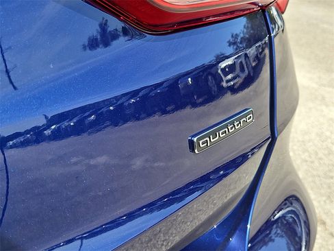 New 2025 Audi Q3 2.0T Premium image 8