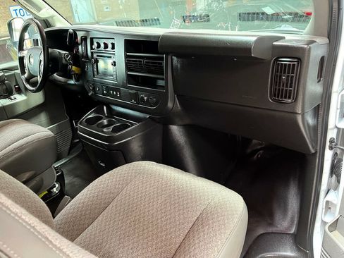 Used 2019 Chevrolet Express 2500 w/ Driver Convenience Package RWD image 8
