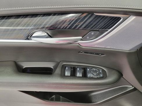 Certified 2025 Cadillac XT6 Premium Luxury image 29