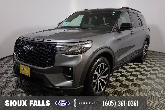 Certified 2025 Ford Explorer ST-Line AWD/4WD image 1