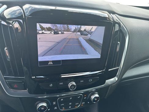 Used 2023 Chevrolet Traverse LT FWD image 25
