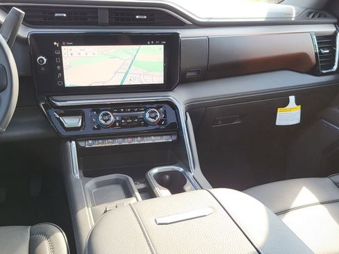 New 2025 GMC Sierra 2500 Denali w/ Denali Reserve Package image 38