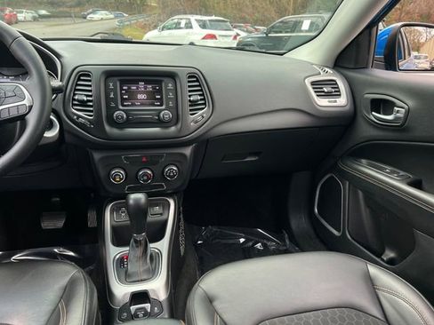 Used 2018 Jeep Compass Latitude image 14