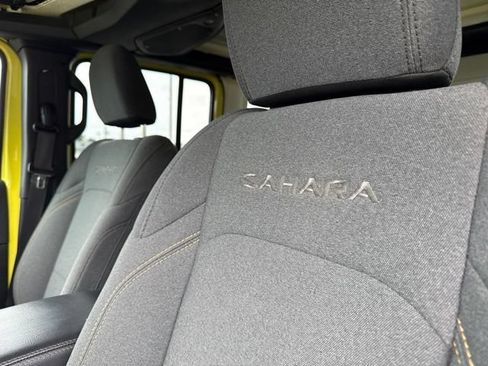 Used 2024 Jeep Wrangler Unlimited Sahara AWD/4WD image 25