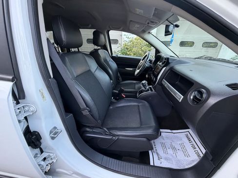 Used 2016 Jeep Compass Latitude AWD/4WD image 33