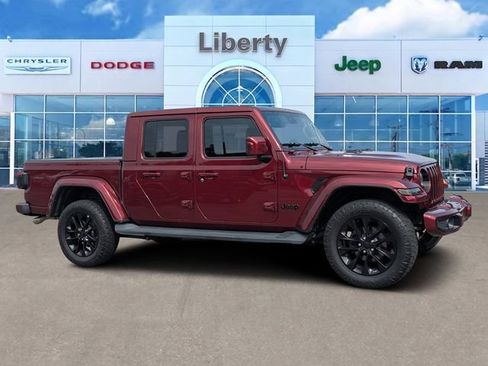 Used 2021 Jeep Gladiator Overland AWD/4WD image 1