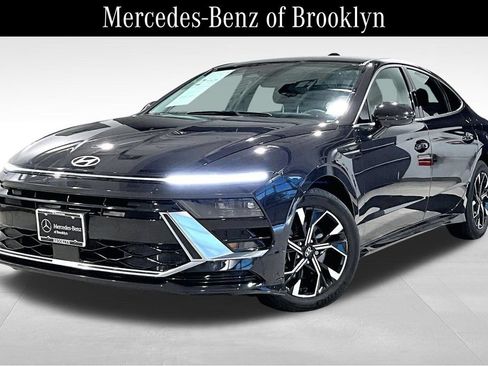 Used 2024 Hyundai Sonata SEL FWD image 2