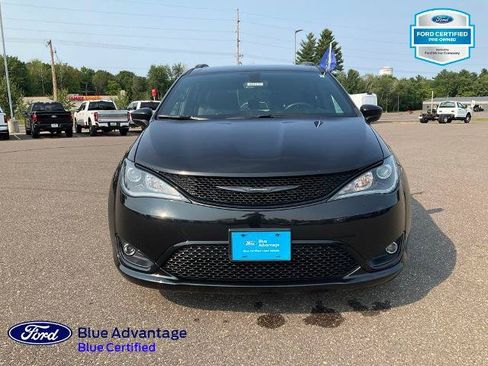 Used 2020 Chrysler Pacifica Touring-L FWD image 30