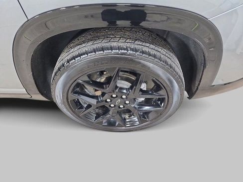 Used 2024 Chevrolet Traverse RS image 34