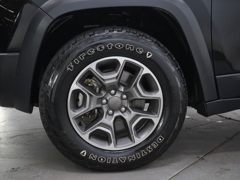 Used 2021 Jeep Cherokee Trailhawk w/ Trailer Tow Group AWD/4WD image 28