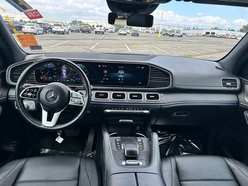 Used 2022 Mercedes-Benz GLS 450 4MATIC image 15