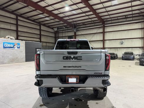 Used 2024 GMC Sierra 2500 AT4 w/ AT4 Preferred Package AWD/4WD image 6