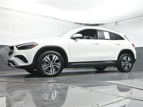 Used 2025 Mercedes-Benz GLA 250 GLA 250 image 36