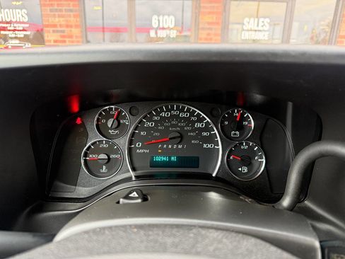 Used 2023 GMC Savana 2500 w/ Driver Convenience Package image 20