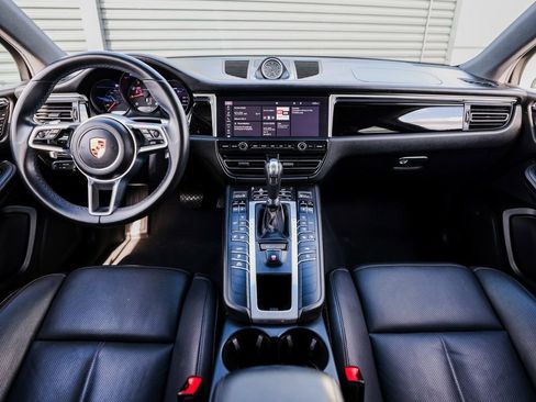 Certified 2019 Porsche Macan image 24