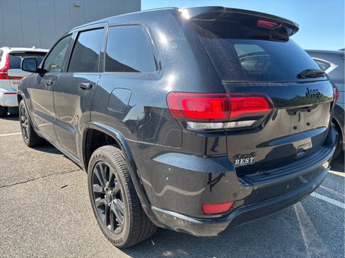 Used 2019 Jeep Grand Cherokee Altitude AWD/4WD image 5