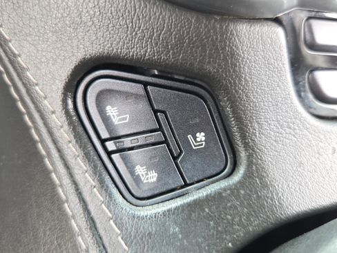 Used 2019 Chevrolet Tahoe Premier AWD/4WD image 23