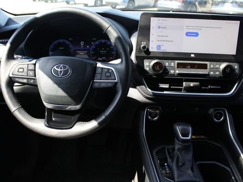 Certified 2025 Toyota Grand Highlander FWD image 43