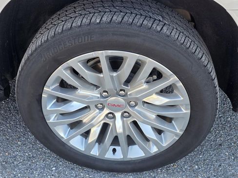 Used 2024 GMC Yukon Denali image 52