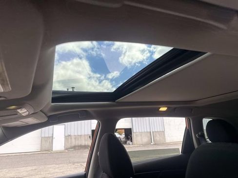 Used 2017 Nissan Rogue SV image 25