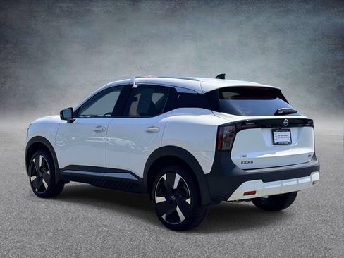 Certified 2026 Nissan Kicks SR FWD image 4