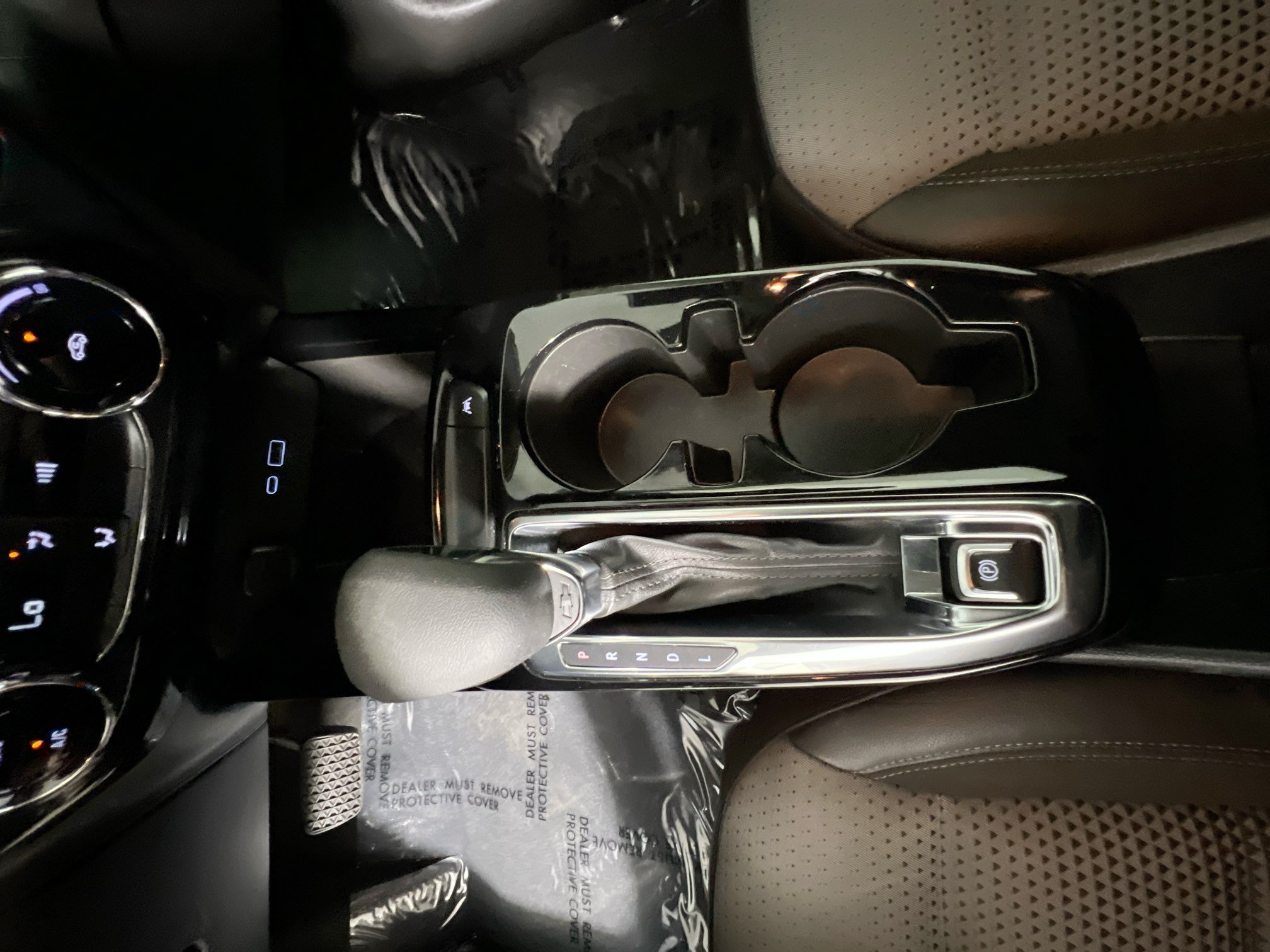 Used 2025 Chevrolet Trax LT FWD image 24