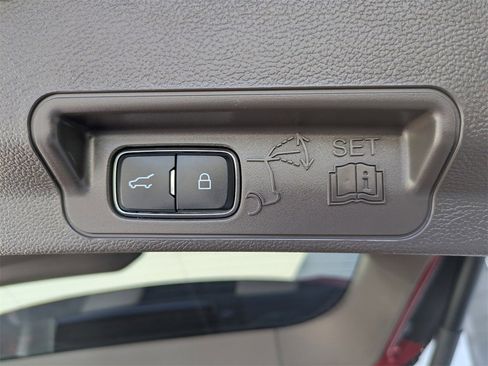 Used 2020 Ford Explorer Platinum w/ Premium Technology Package image 14