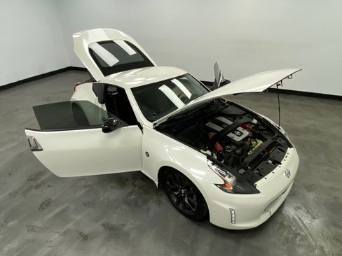 Used 2019 Nissan 370Z Coupe w/ Z34 Heritage Edition - White image 43