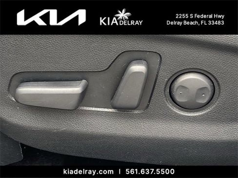 Certified 2022 Kia Sportage EX w/ EX Technology Package image 20