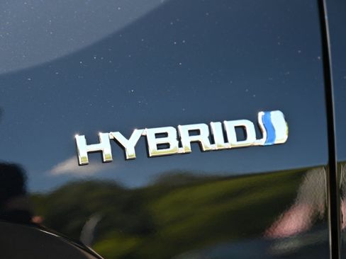Used 2019 Toyota RAV4 XLE AWD/4WD image 9
