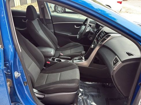 Used 2017 Hyundai Elantra GT FWD image 23