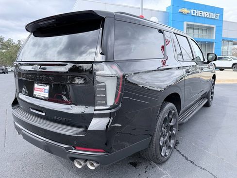 New 2026 Chevrolet Suburban RST image 6