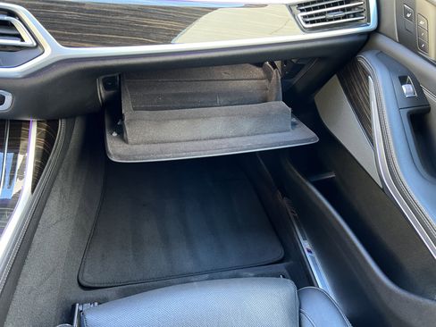 Used 2021 BMW X7 xDrive40i w/ M Sport Package image 40