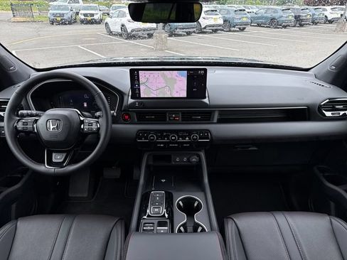 Used 2026 Honda Pilot Black Edition image 13