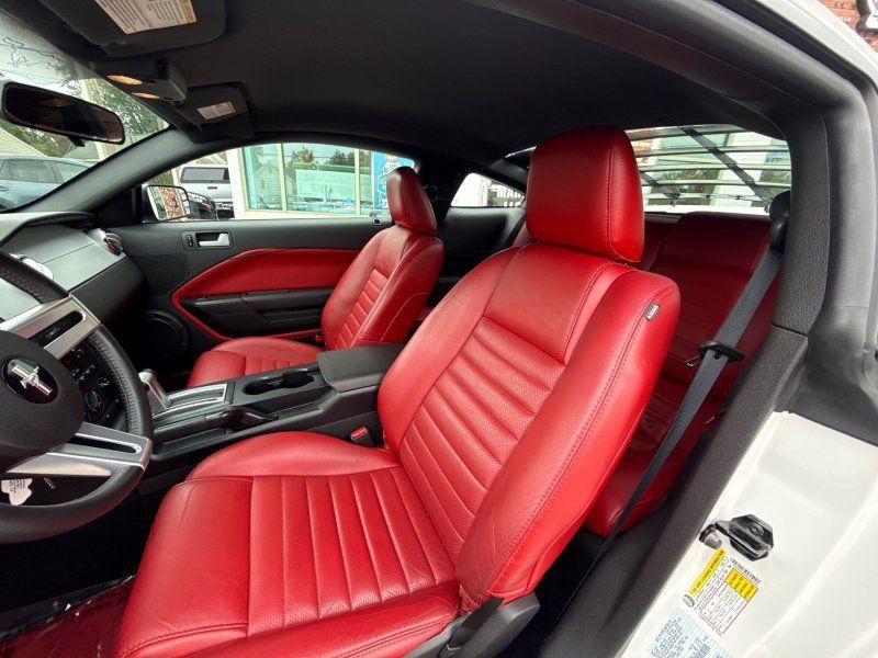 Used 2006 Ford Mustang GT RWD image 12