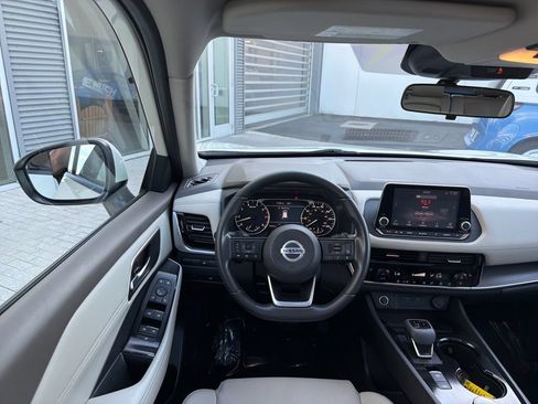 Used 2021 Nissan Rogue SV w/ Premium Package AWD/4WD image 14