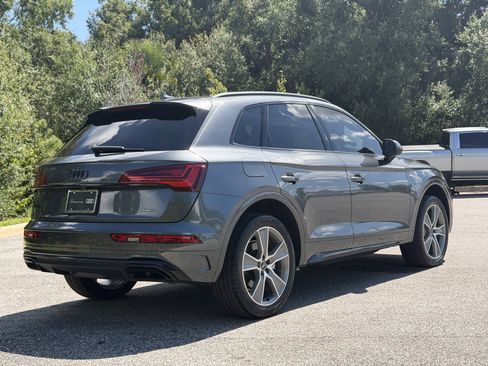 Used 2025 Audi Q5 2.0T Premium w/ Convenience Plus Package AWD/4WD image 3