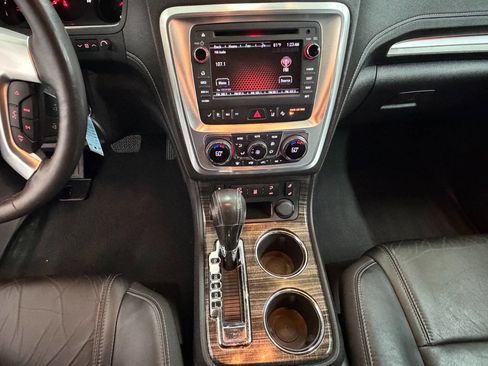 Used 2014 GMC Acadia SLT w/ Technology Package AWD/4WD image 17