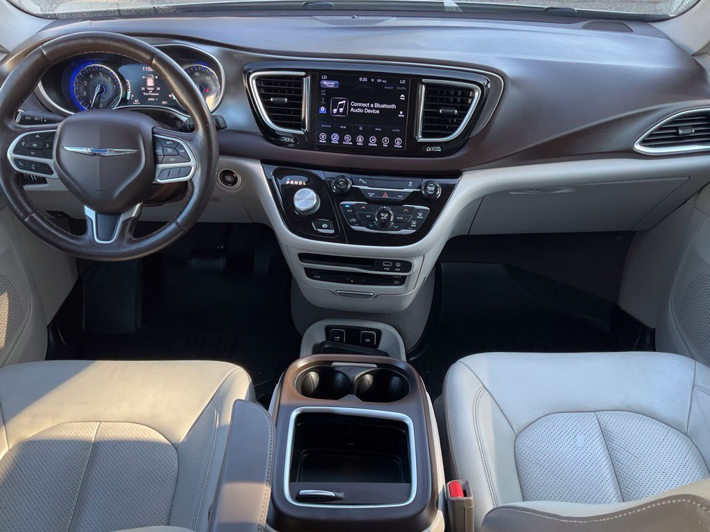 Used 2017 Chrysler Pacifica Touring-L Plus FWD image 28
