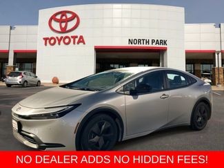 Used 2025 Toyota Prius LE FWD video 1