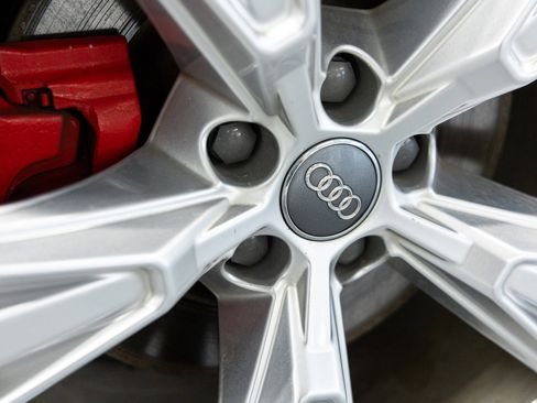 Used 2019 Audi Q8 Premium Plus image 17