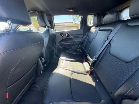 Used 2025 Jeep Compass Trailhawk image 23