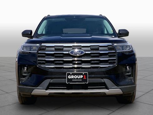 New 2026 Ford Explorer Active RWD image 3